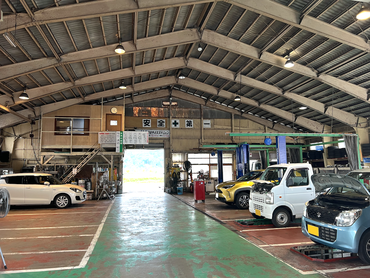 プロフェッショナルな自動車整備工場